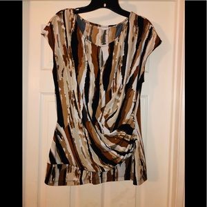 COPY - Short sleeve, peep hole blouse with ruched…